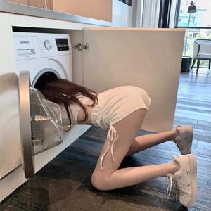 老师浴室喂我奶乳脱她胸罩视频
